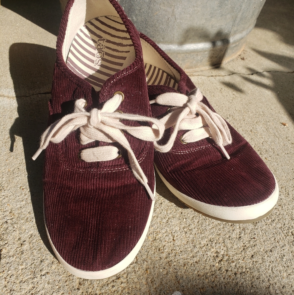 Taos Guest Star sneakers size 10